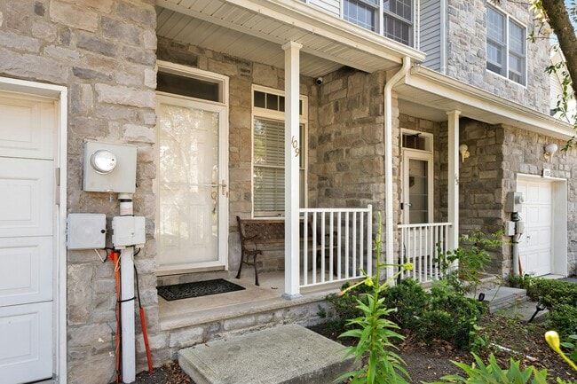 Building Photo - 109 Emily Pl