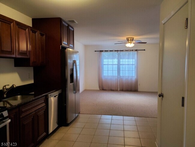 Building Photo - 772 Clifford Saladin St