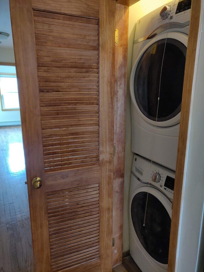 Foto del edificio - 230 Webster Ave