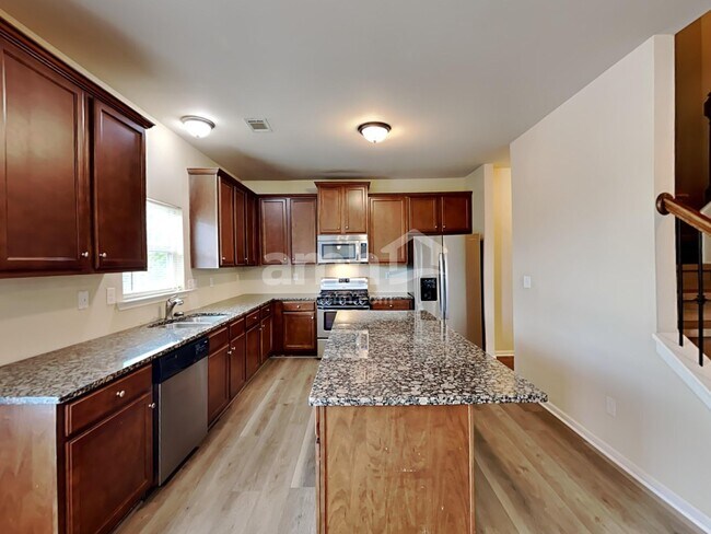 Building Photo - 491 Twain Cir