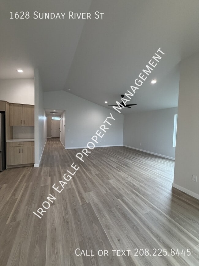 Building Photo - 1628 Sunday River St