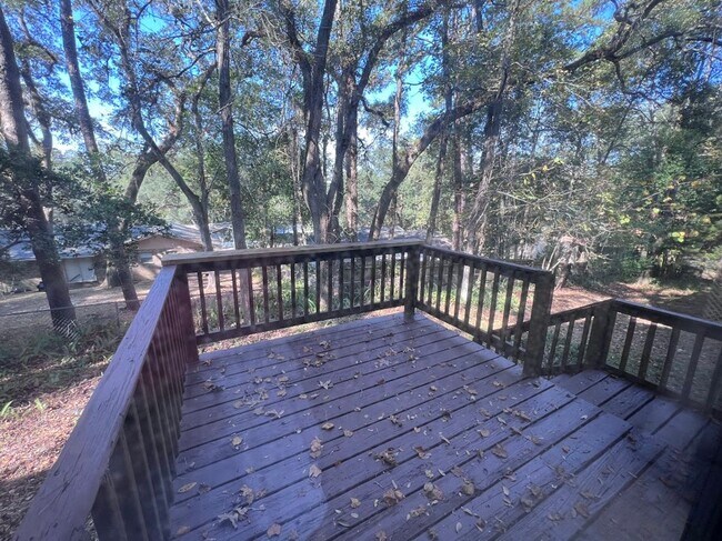 Foto del edificio - 2 Bedroom / 1 Full and 2 Half Bath -