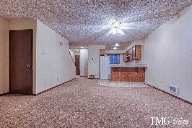 Foto del edificio - 15708-15708 SE 3rd St