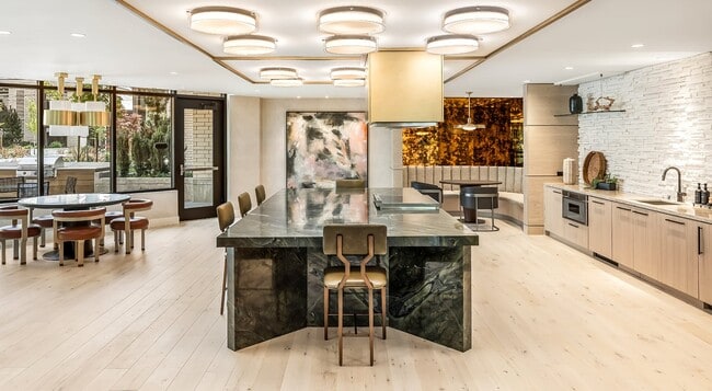 Building Photo - Broadstone Vega
