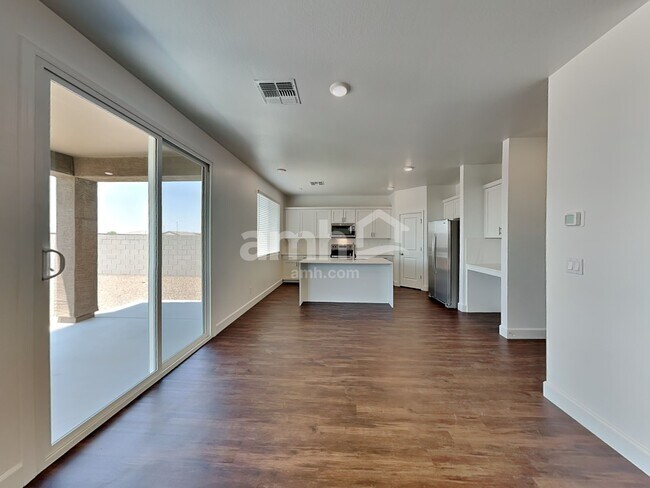Building Photo - 17141 W Lawrence Ln