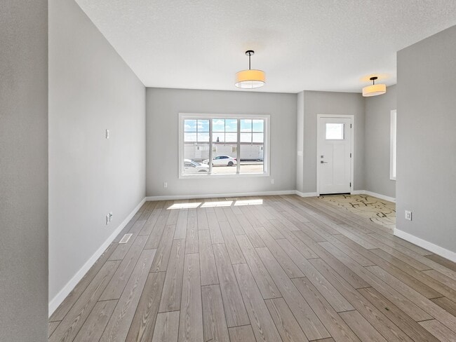 Building Photo - 292 Huxbury Vw NE