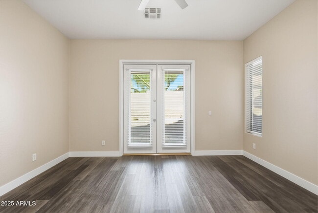 Building Photo - 7606 E Via Del Sol Dr