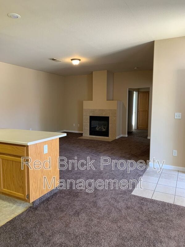 Building Photo - 620 Gateway Dr