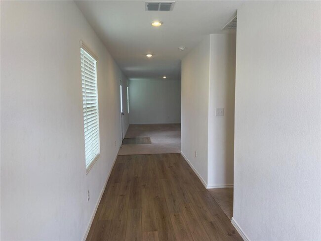 Foto del edificio - 510 Sunray Dr