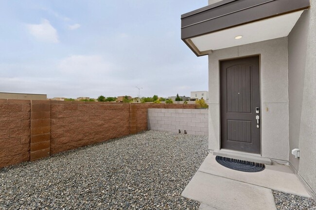 Building Photo - 5603 Linq Ct NE