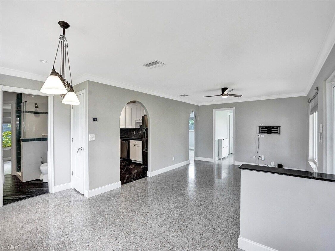 Primary Photo - 3 br, 2 bath House - 4620 NE 5th Ter