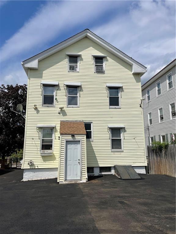 Building Photo - 37 Flora St