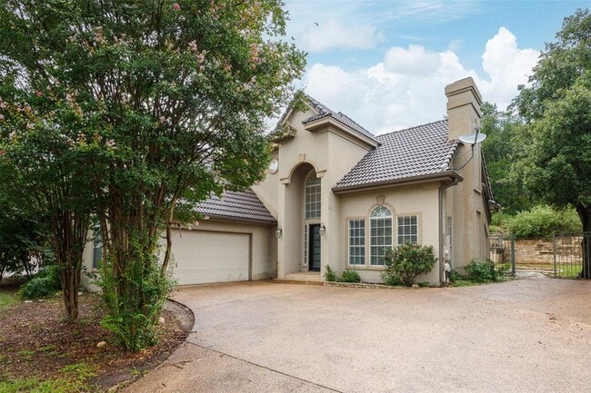 Building Photo - 1604 Lakeway Blvd