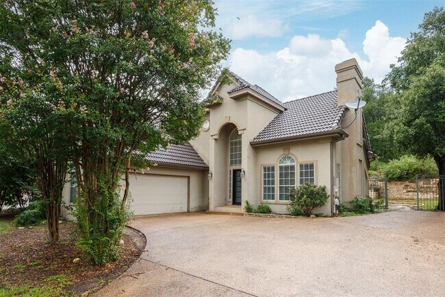 Foto del edificio - 1604 Lakeway Blvd