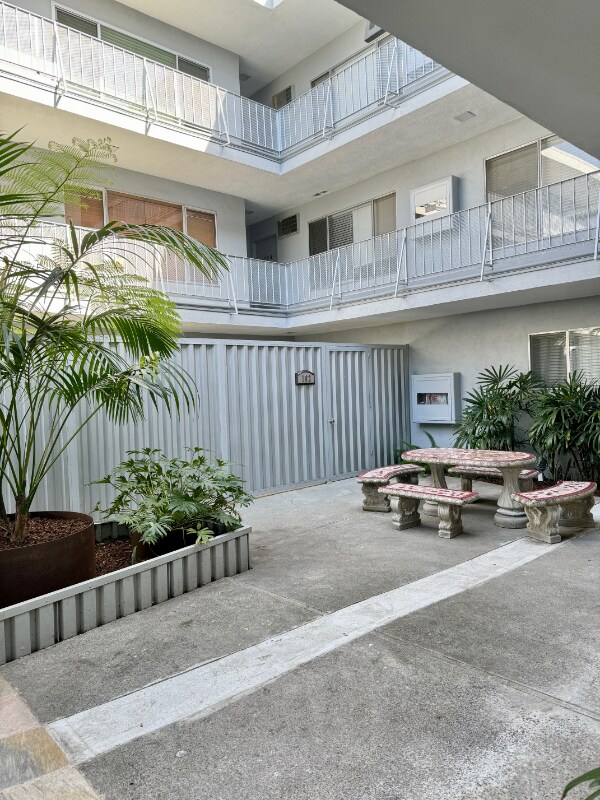 Foto del edificio - 8939 Cadillac Ave