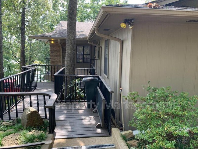 Foto del edificio - 2515 Lakeside Dr