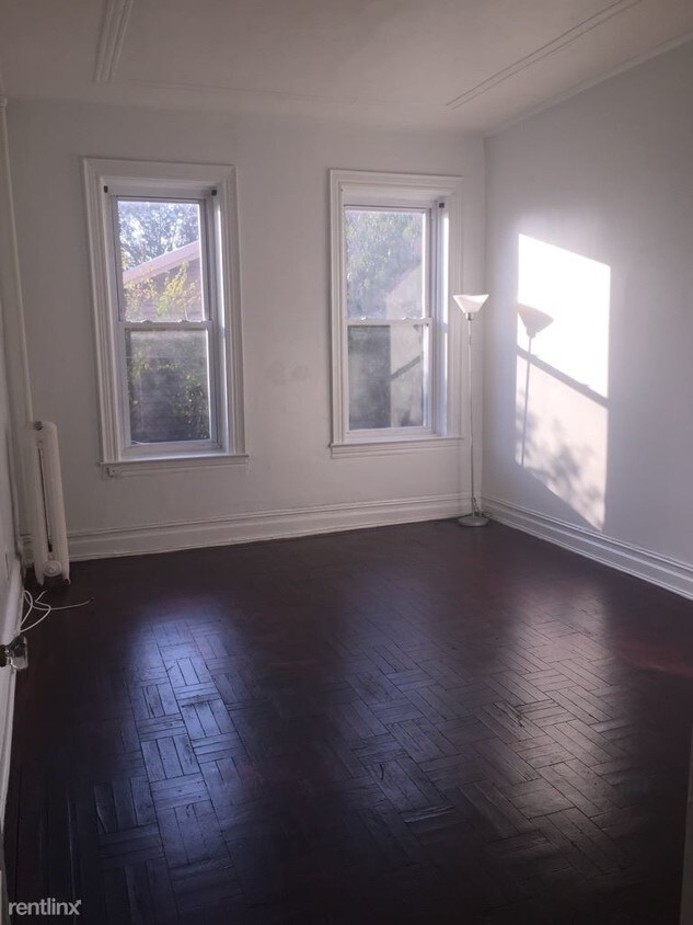 Building Photo - 188 E 55th St