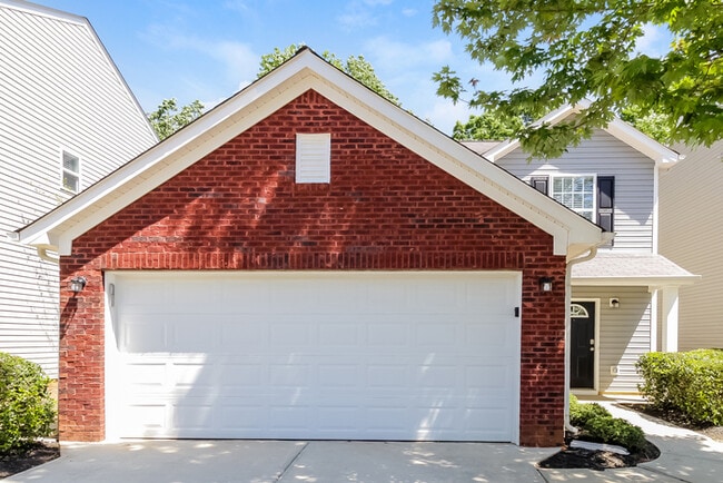 Building Photo - 551 Arrowhead Dr