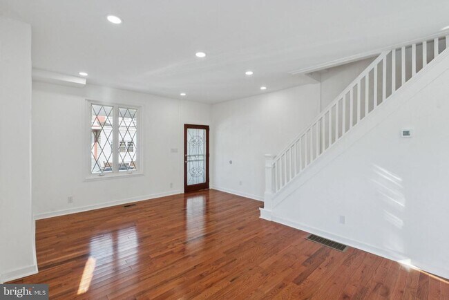 Building Photo - 1200 S Ruby St