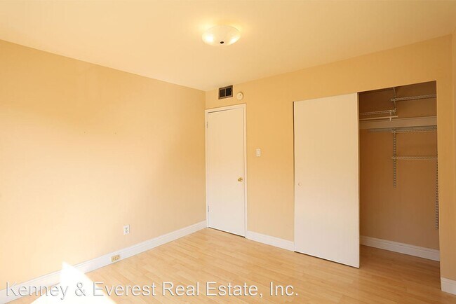 Building Photo - 2 br, 1 bath House - 630 Presidio Avenue #4
