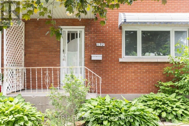 Building Photo - 1152 Woodroffe Ave