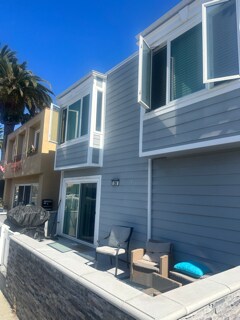 Primary Photo - 114 E Balboa Blvd