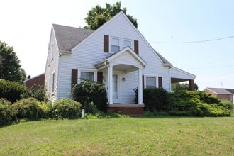 Building Photo - 129 Loucks St