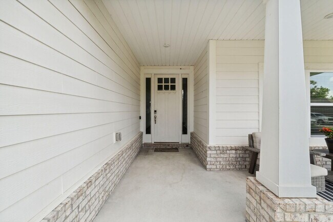 Building Photo - 585 Riverwalk Cir