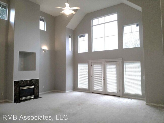 Foto del edificio - 4 br, 2.5 bath House - 8572 SW Charolette ...