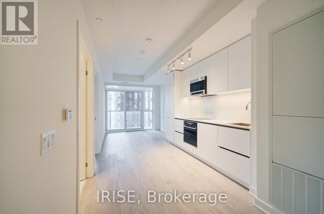 Photo du bâtiment - 110 Broadway Ave