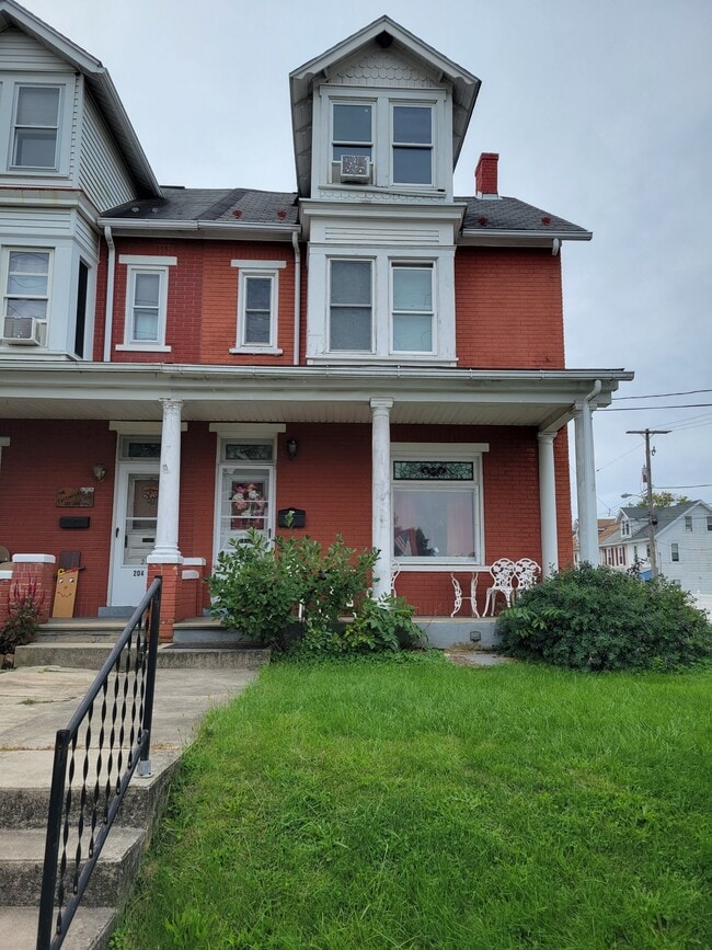 Building Photo - 202 S Home Ave