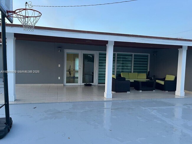 Foto del edificio - 12770 SW 18th St