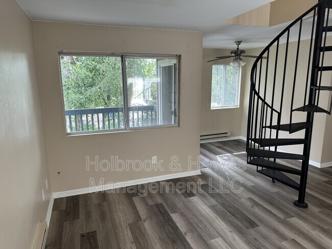 Foto del edificio - 4531 Boardwalk Dr