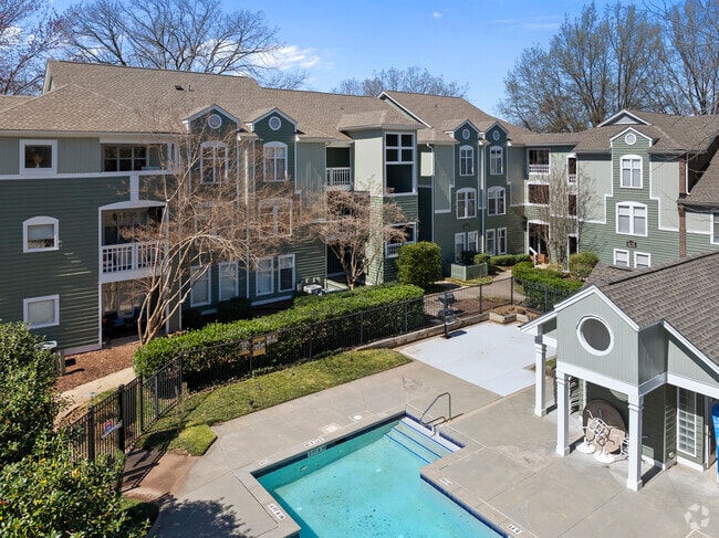 Building Photo - 1121 Parkridge Ln