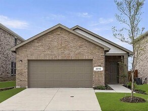 Building Photo - 2010 Prairie Ln