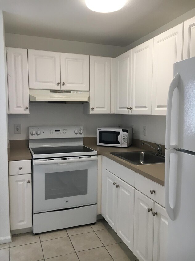 Foto principal - 401 Northwood Rd