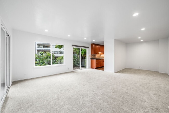 Foto del edificio - 695 Mariposa Ave