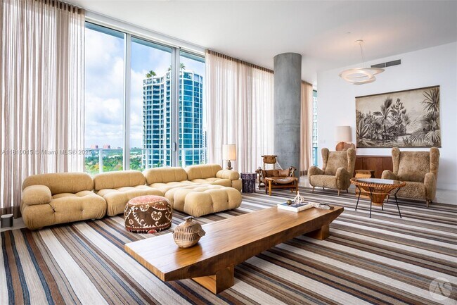 Foto del edificio - 2675 S Bayshore Dr