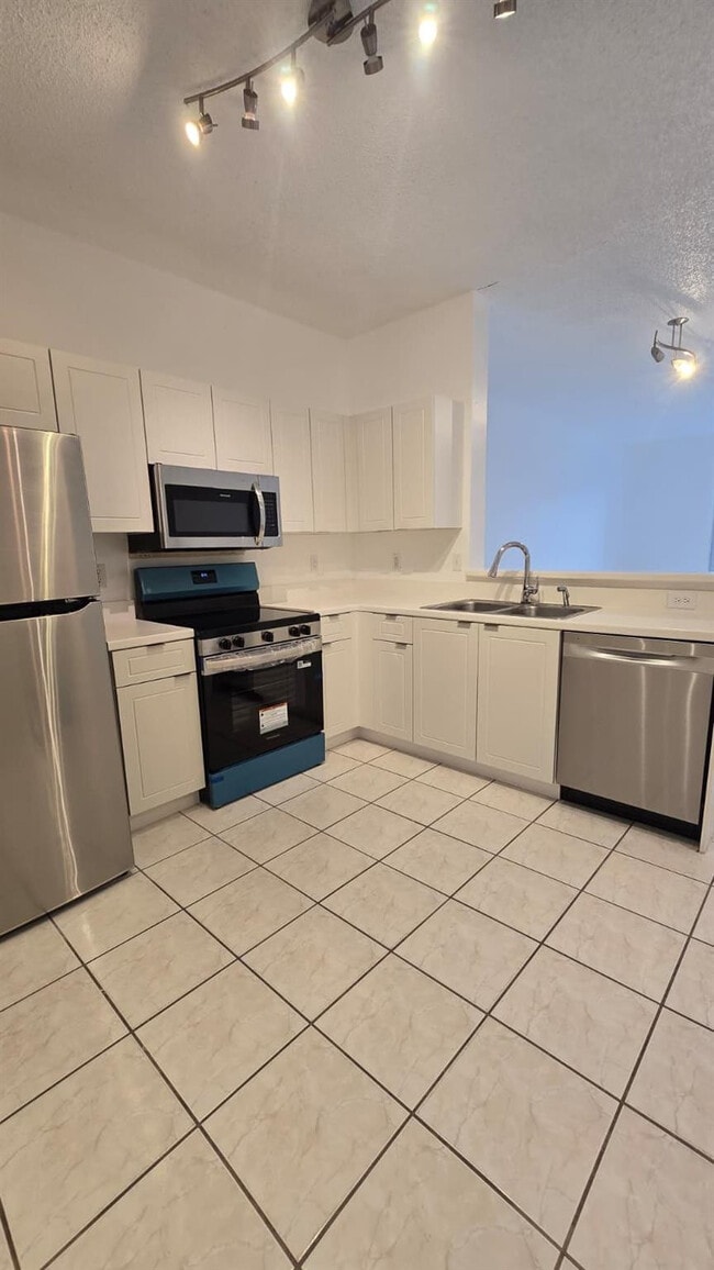 Foto del edificio - 2213 Salerno Cir