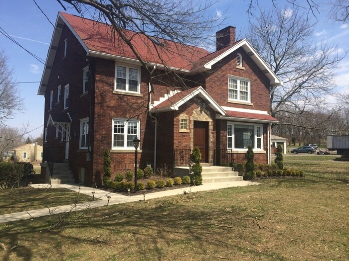 Primary Photo - MOVE IN SPECIAL $500 OFF 1ST MONTH'S RENT!