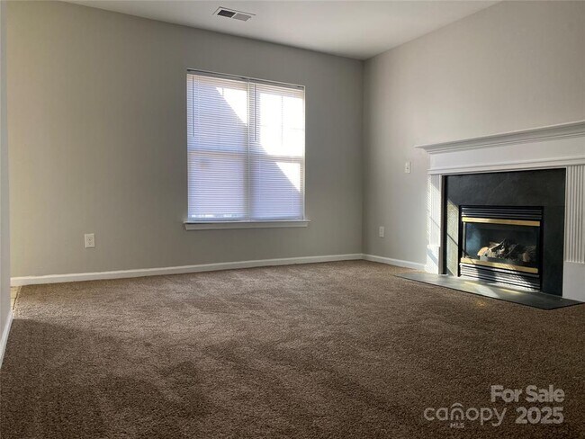 Foto del edificio - 3854 Bullard St