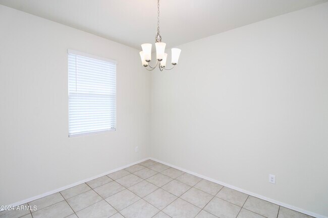 Foto del edificio - 41466 W Novak Ln