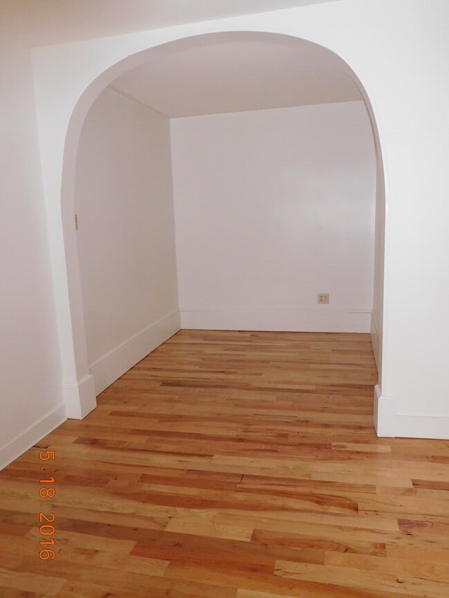 Building Photo - 241 Elm St