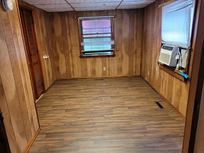 Building Photo - 456 Ormond Ave