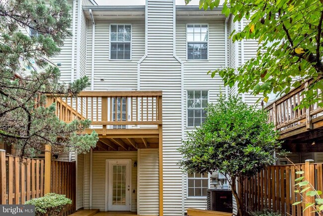Building Photo - 6013 Crocus Ct