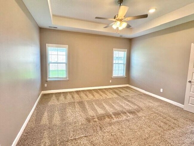 Building Photo - Move In Special! Now Leasing A 4 Bedroom 3...