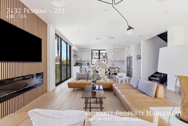 Building Photo - 2432 Penmar-201