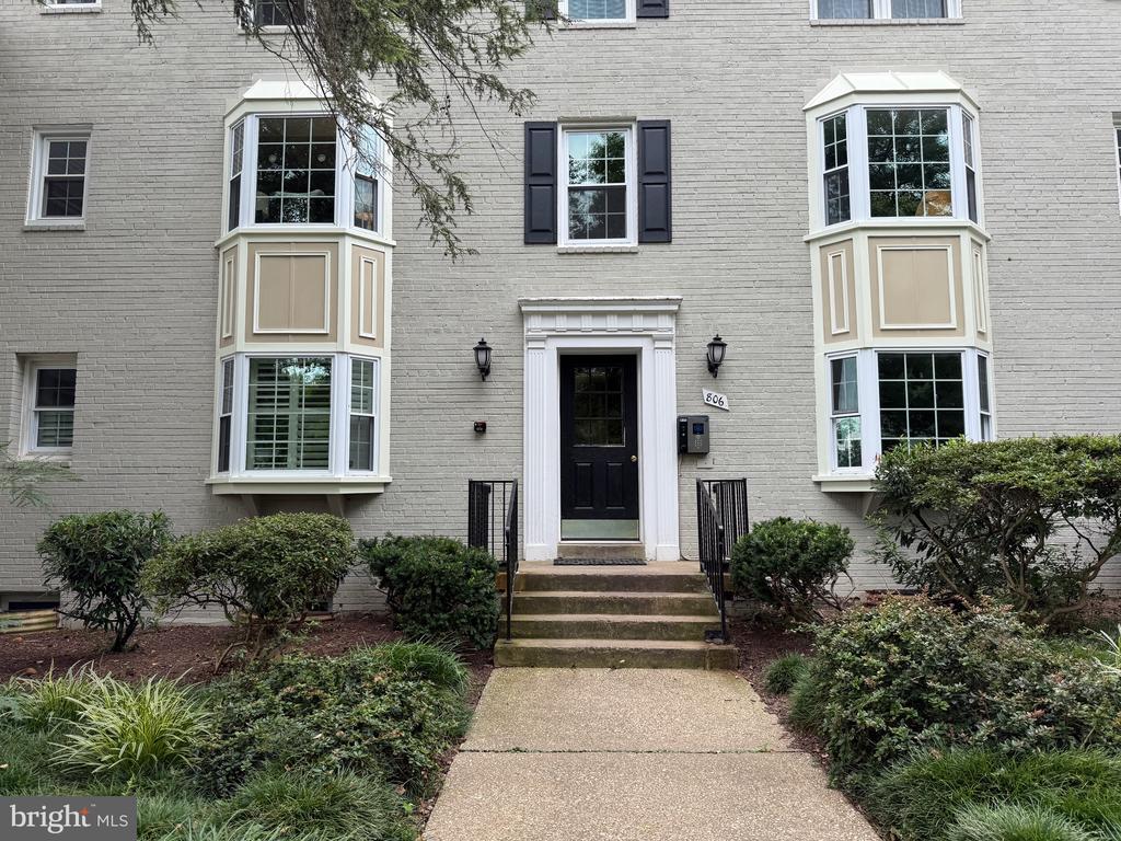 Primary Photo - 806 S Arlington Mill Dr