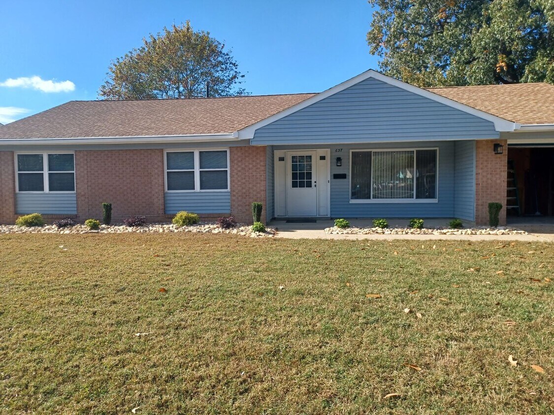 Primary Photo - Welcome to this beautiful 4-bedroom, 2-bat...