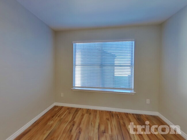 Foto del edificio - 1910 Flycaster Dr